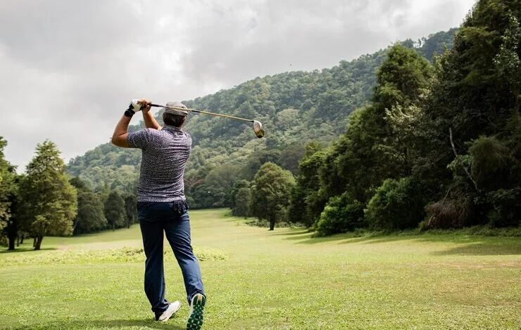 FairwayNomad: The Ultimate Guide to Mobile Golf Lifestyle